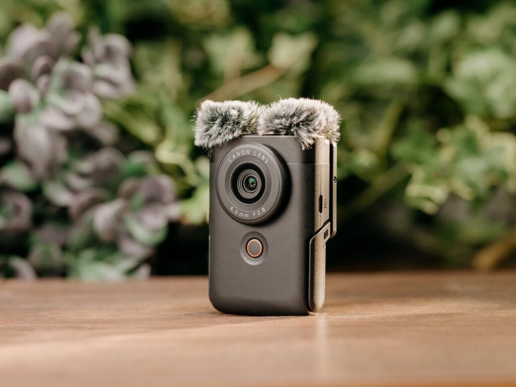 PowerShot V10